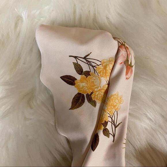 Power 2 the Flower Raquel Floral Bikini Top XS NWT Dolls Kill Tie Front Pink - Picture 7 of 9